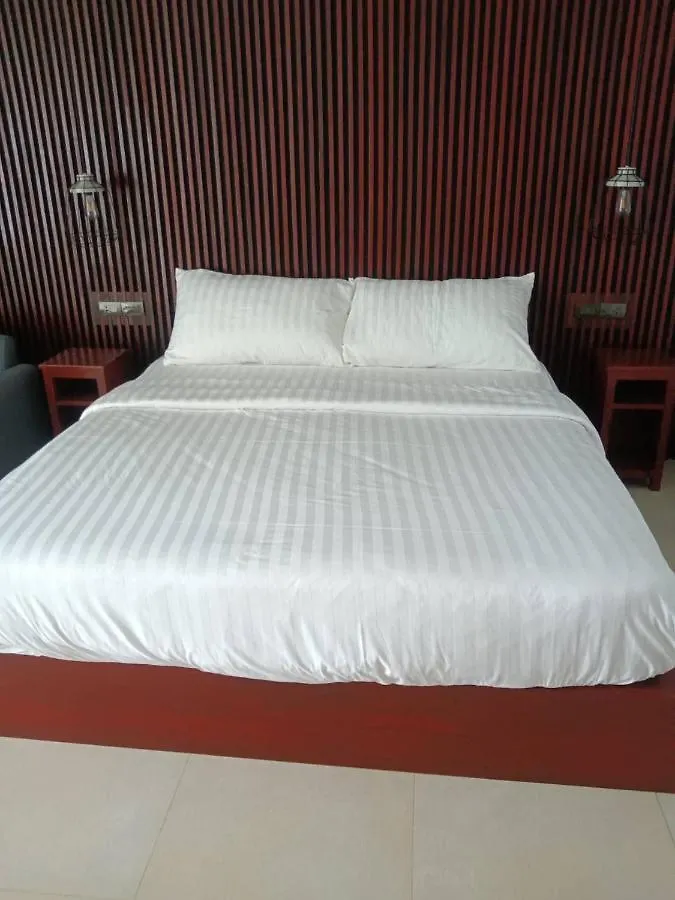 Beach House By Rose Massage Nai Thon Beach Tayland